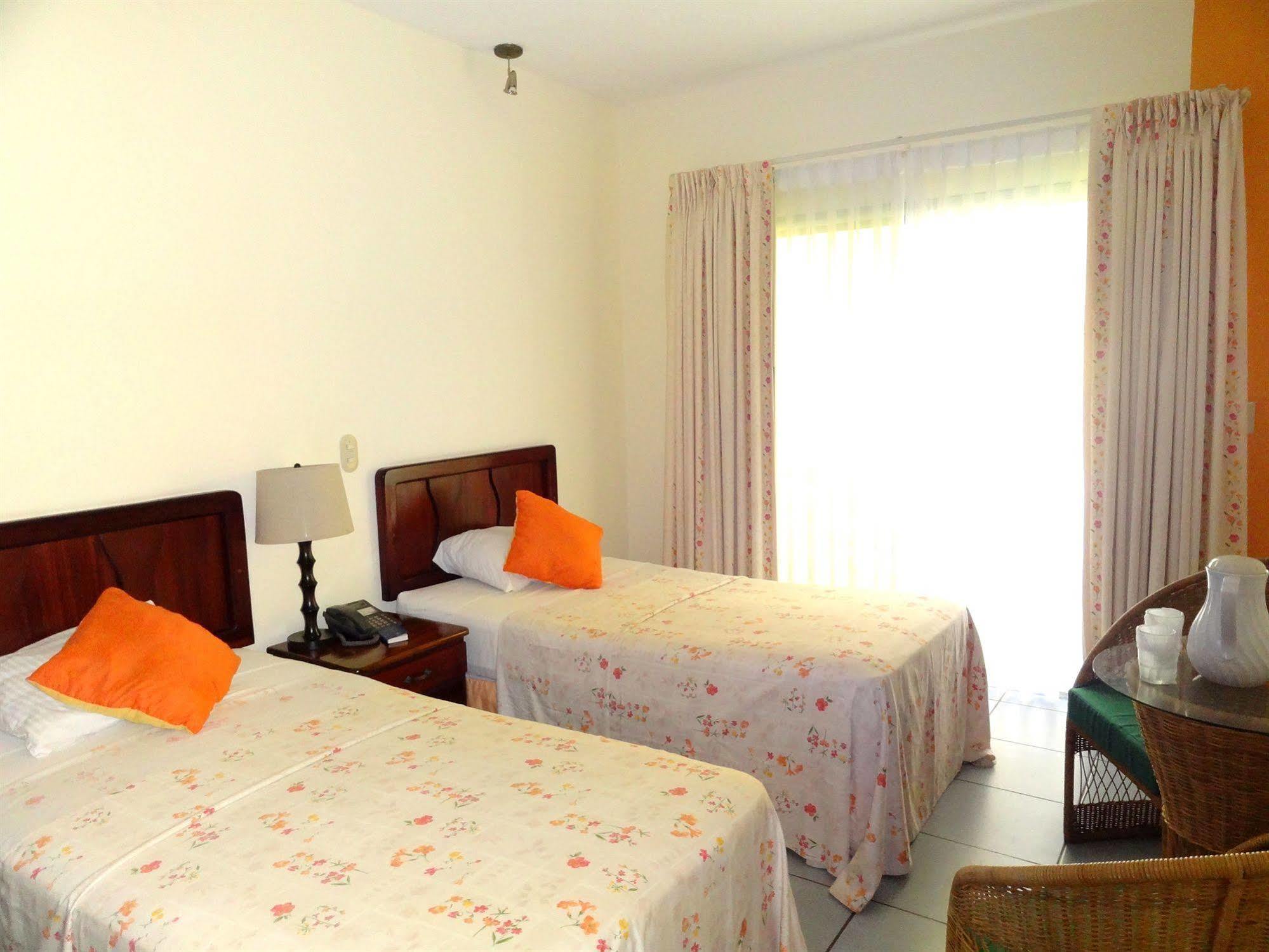 بورتو كورتيس Hotel Costa Azul County Beach المظهر الخارجي الصورة